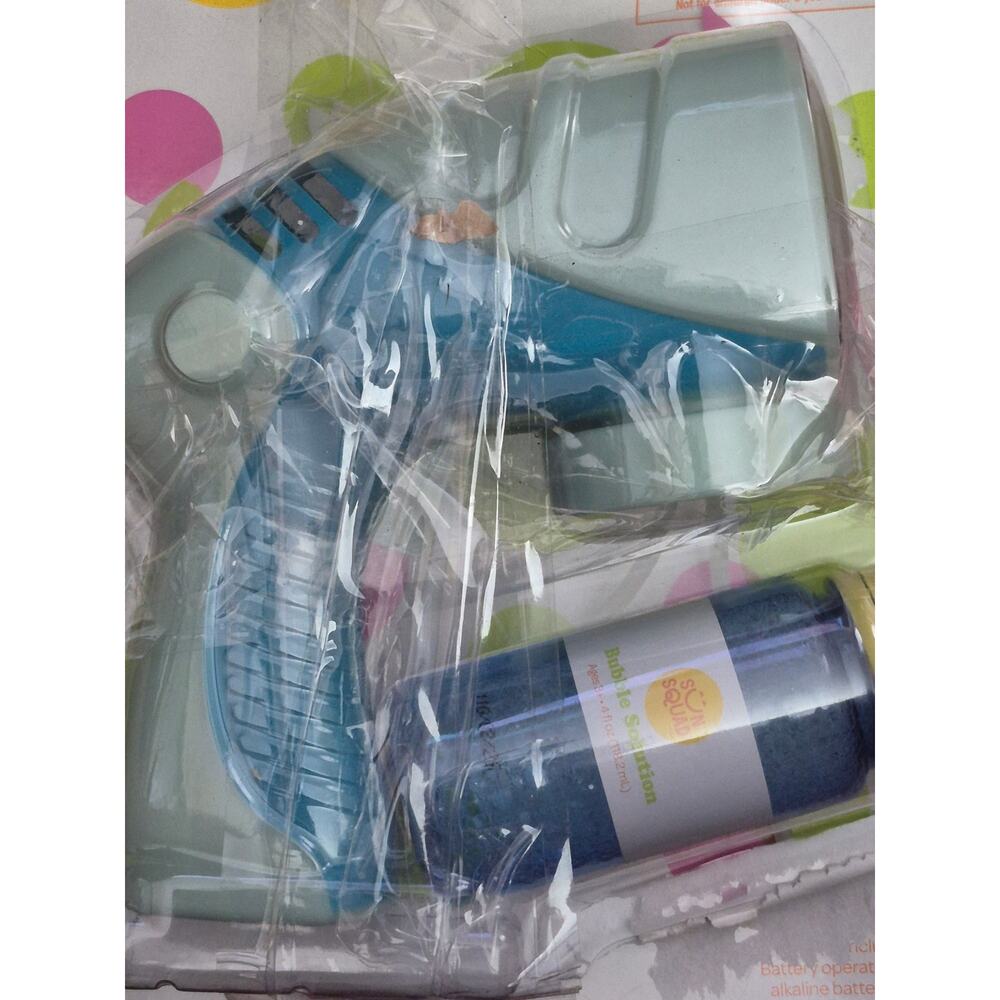 Target Mini Extreme Bubble Blaster with 4 fl oz Play Sprinkler w/ Bubble Mix s1 - Picture 3 of 6